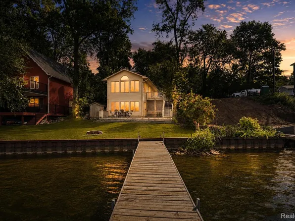 6577 Sherman Dr, Otter Lake, MI 48464