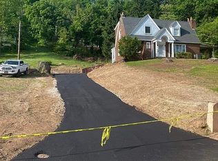 926 Park Dr, Dunbar, WV 25064