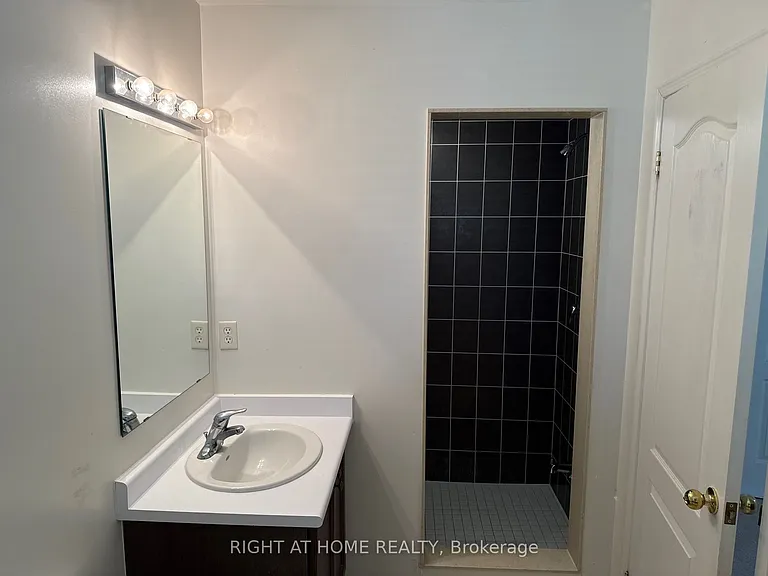 69 Westray Cres — Photo 13