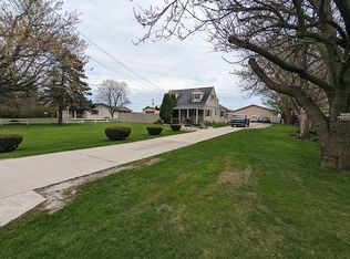 30669 Drouillard Rd, Walbridge, OH 43465