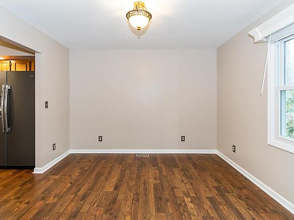 5th image of 391 Big Horn Ln