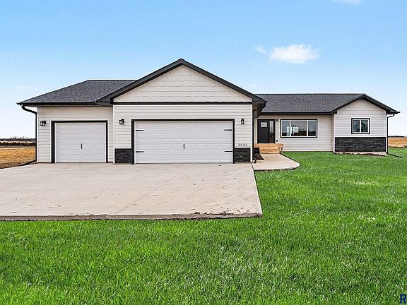 2nd image of 2022 Harvest Creek Ln