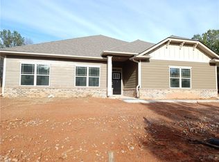 229 Magnolia Villas Dr, Cornelia, GA 30531