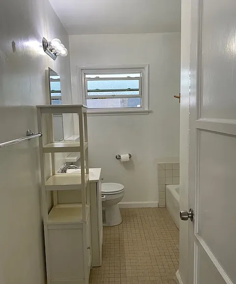 bathroom with separate Tub and shower