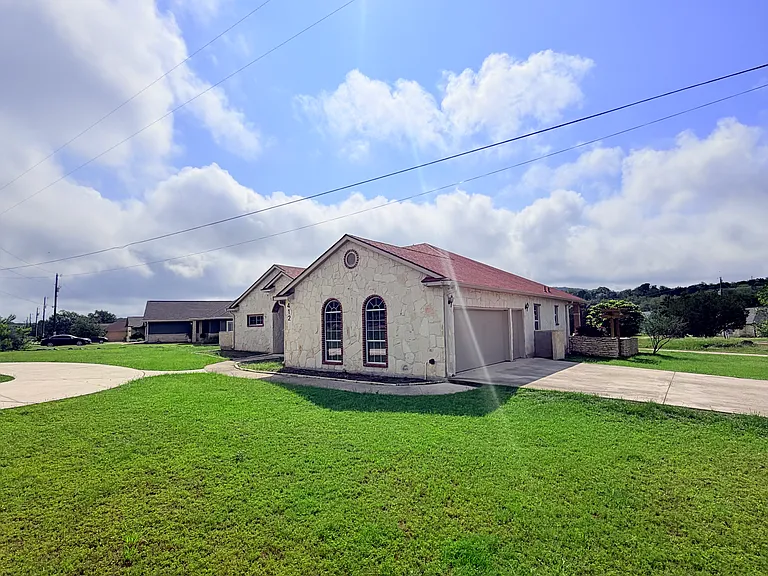 412 Shayla Ln — Photo 42