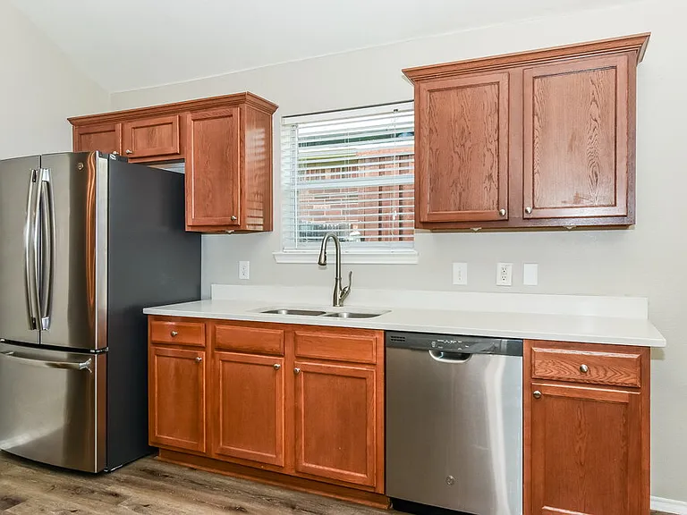 1328 Riviera Dr — Photo 5