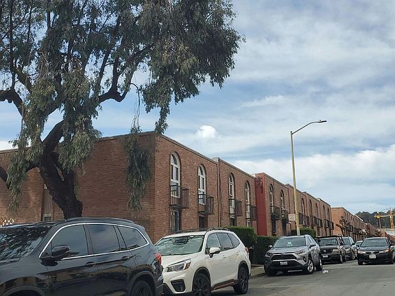 4th image of 156 Garrison Ave