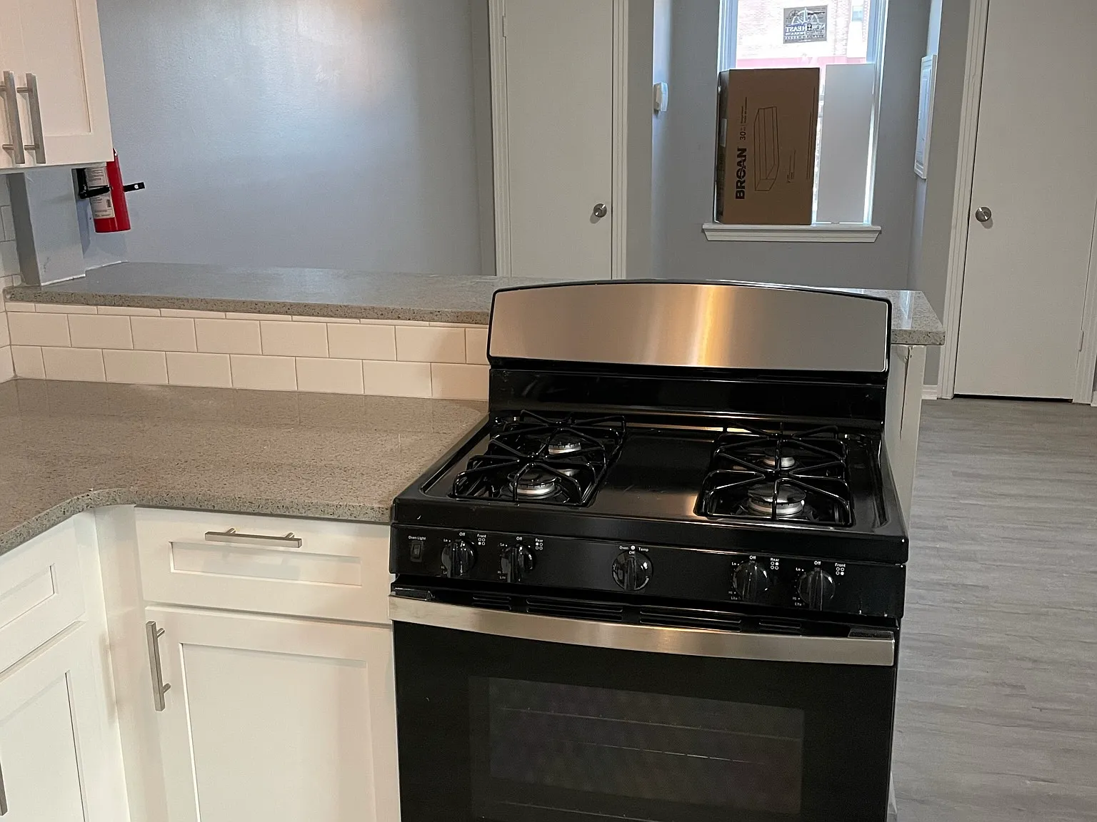 2 bed, 500 sqft, $1,200 — Photo 4