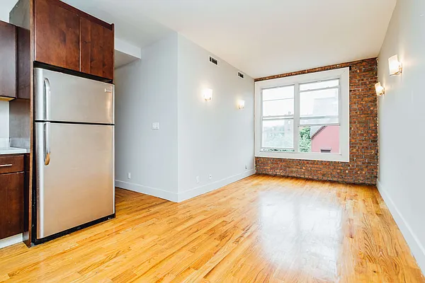 Rented by Nooklyn NYC LLC | media 21