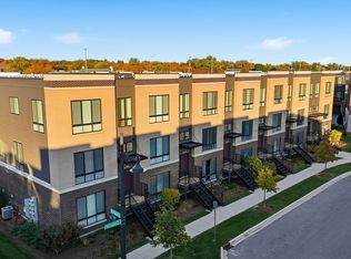 1300 Catalina Ct, Schaumburg, IL 60173