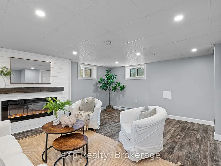 236 Sydenham St — Photo 29