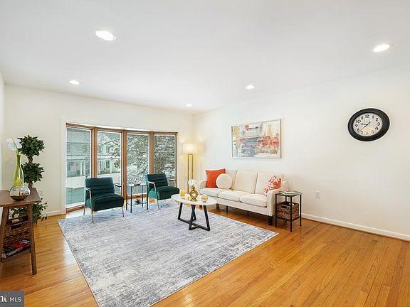 4th image of 9213 Friars Rd