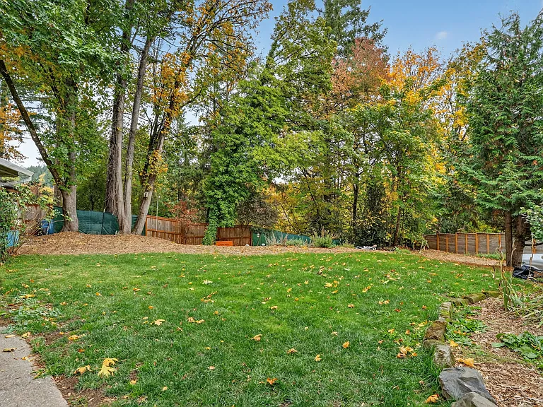 9000 NW Cornell Rd #4 — Photo 23