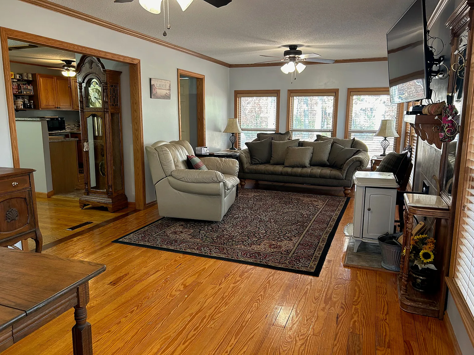 2 bed, 1500 sqft, $1,650 — Photo 3