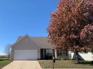 717 Terra Springs Way Dr, Fairview Heights, IL 62208