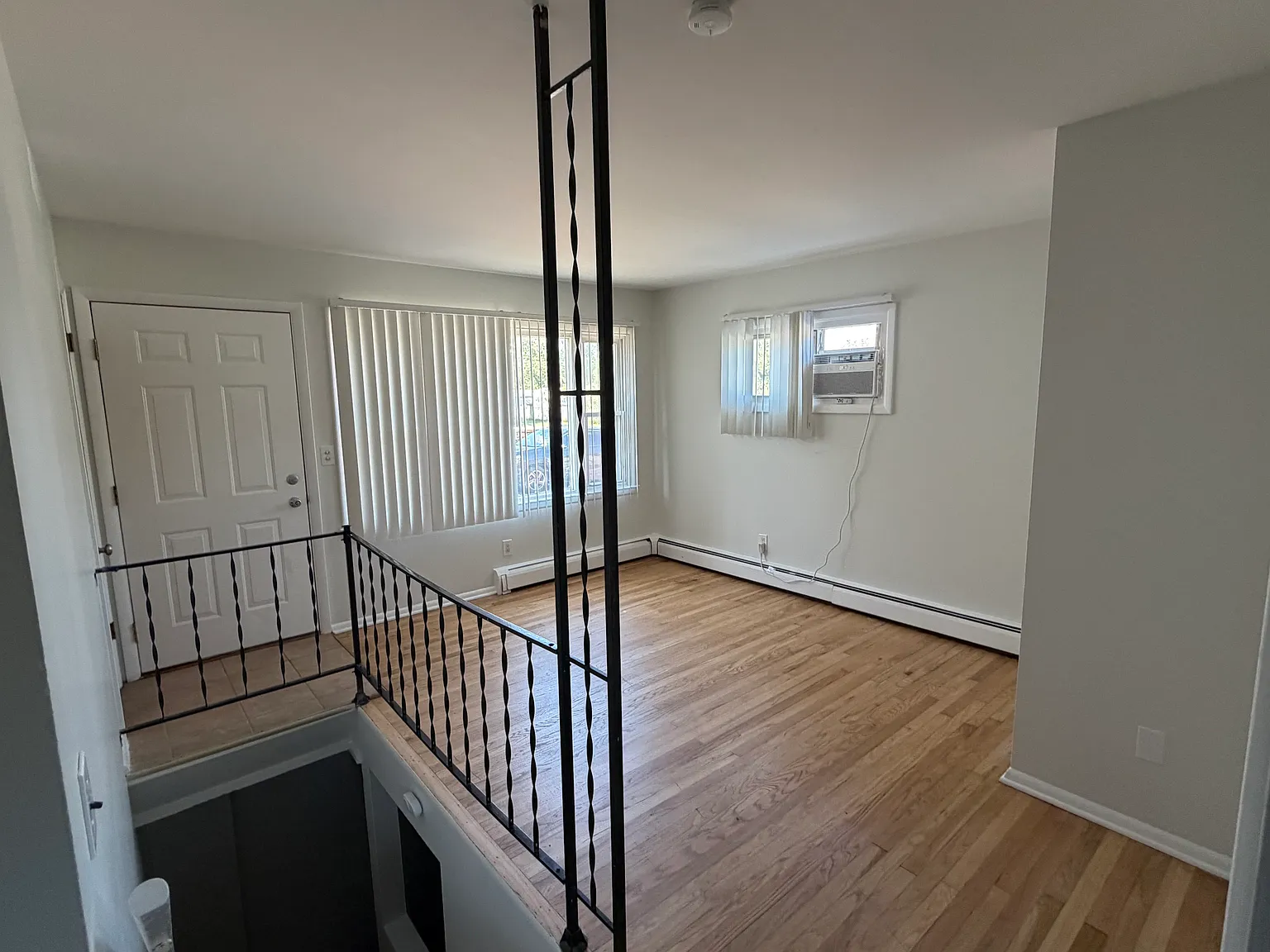 2 bed, 800 sqft, $895 — Photo 3