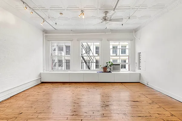 Sold by Nest Seekers International | media 7