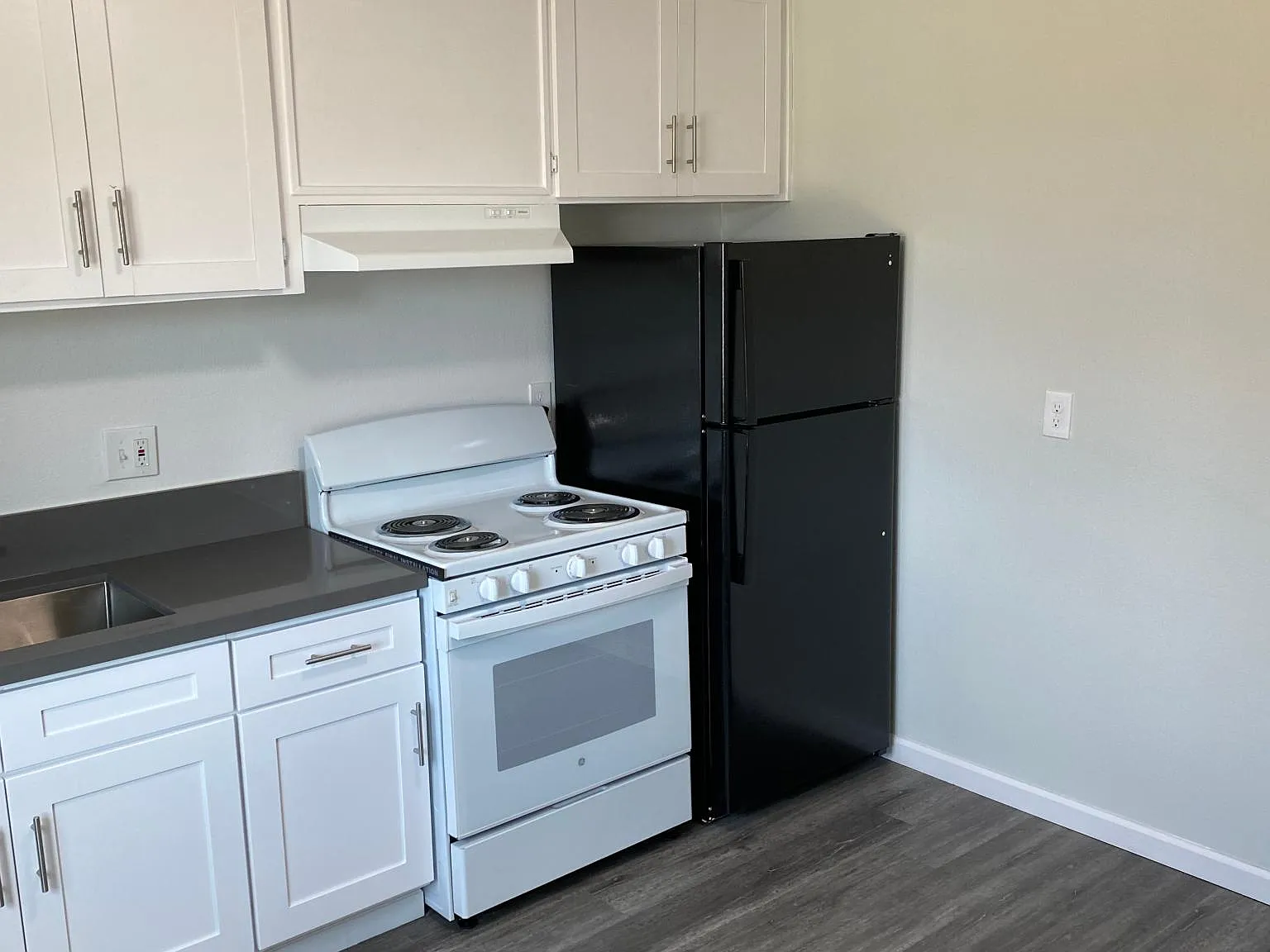 2 bed, 700 sqft, $1,825 — Photo 3