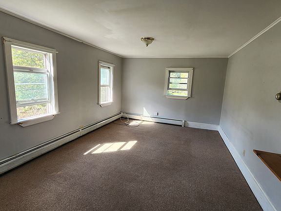 2nd image of 633 Main St APT 3