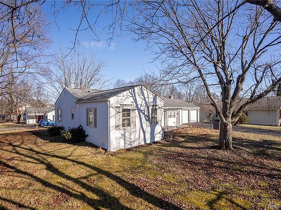 2nd image of 2105 Patricia Dr