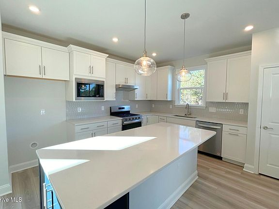 4th image of 351 Heartwood Drive #8