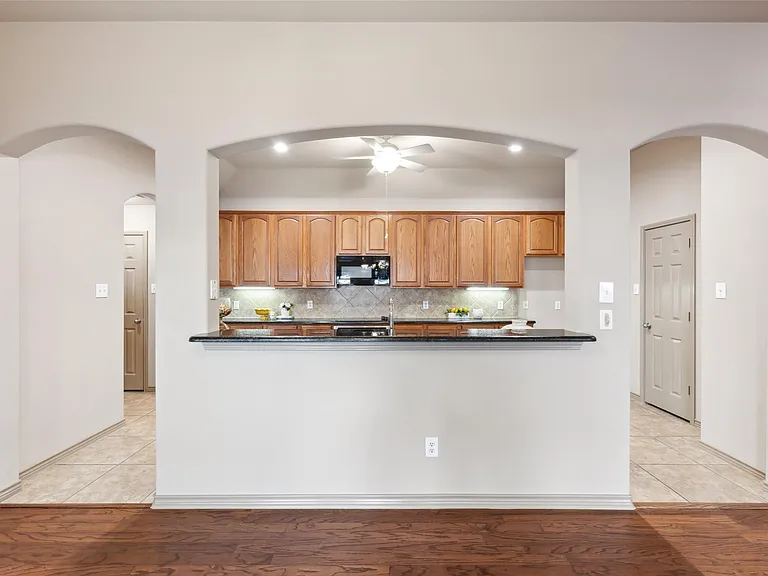7586 Saint Stephens Sq — Photo 11