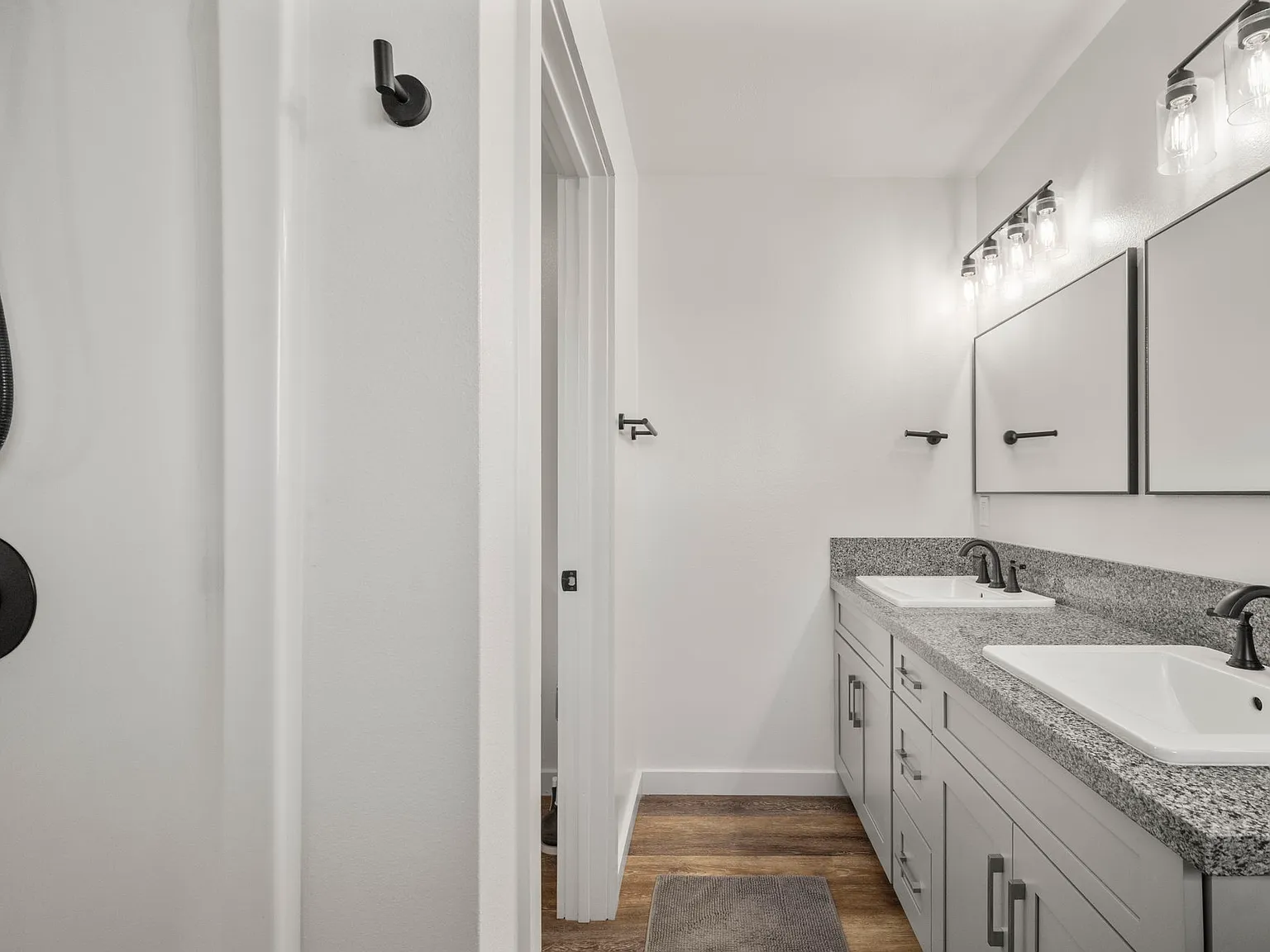 3 bed, 1248 sqft, $5,000 — Photo 4