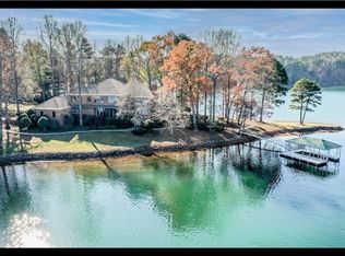 152 S Oak Pointe Dr, Seneca, SC 29672