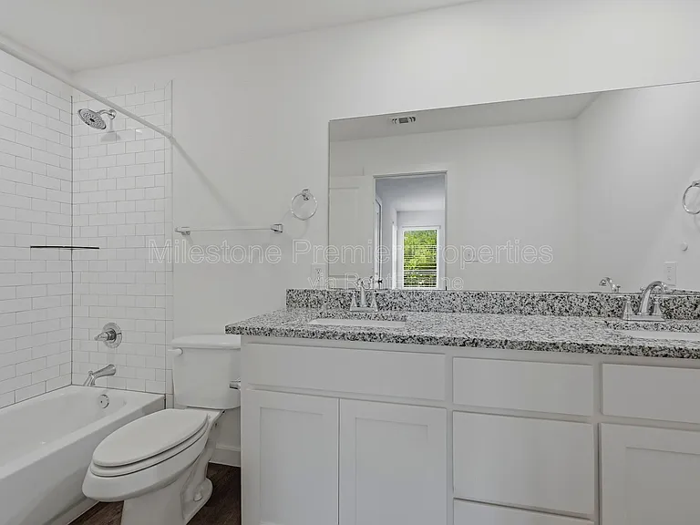 227 W Bond St — Photo 21