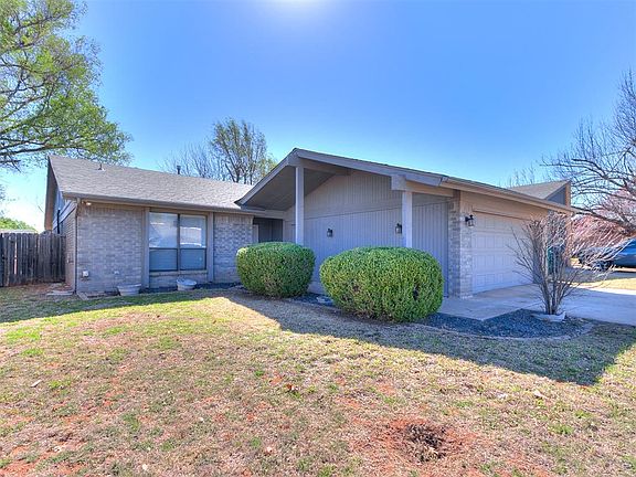 2nd image of 12424 Clarence Ct