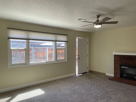 3rd image of 842 E 9th St