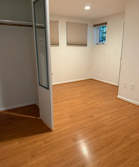 1100 E St SE — Photo 5