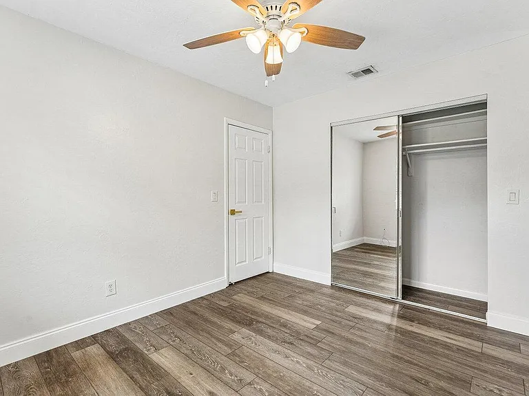2103 N Palm Cir — Photo 19
