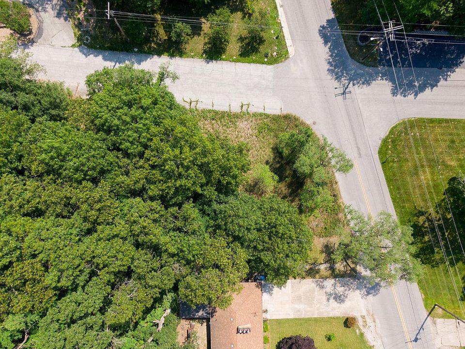 2nd image of 7646 Forest Ave