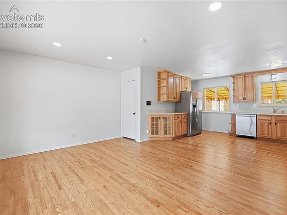 3rd image of 2826 Jon St
