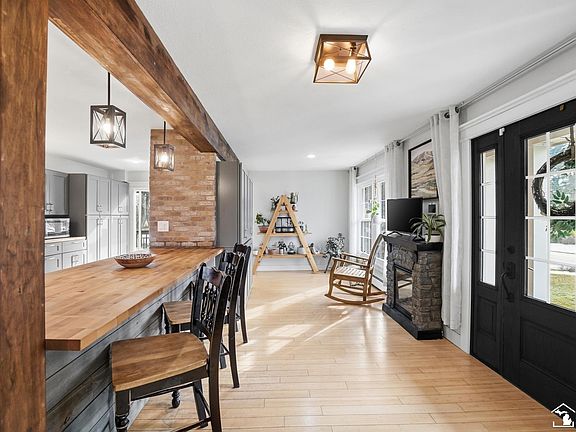 5th image of 3640 W Erie Rd