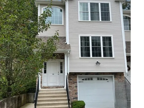 21 Old Oak Drive #21, Brookfield, CT 06804