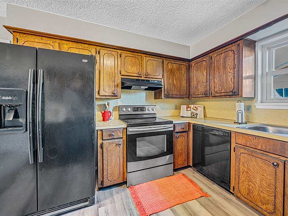 4th image of 6003 SW Park Ave