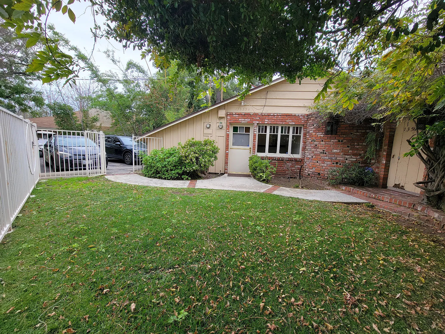 1 bed, 850 sqft, $2,385 — Photo 2