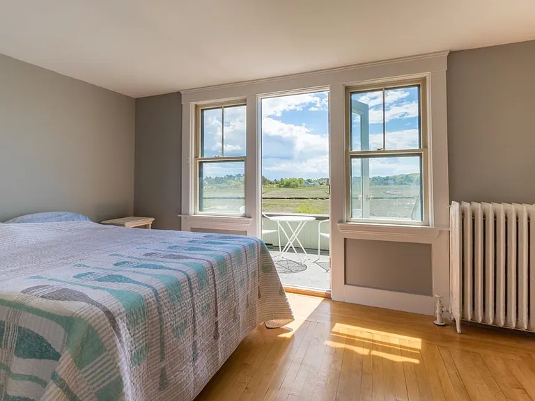 10 Sea Rd — Photo 11