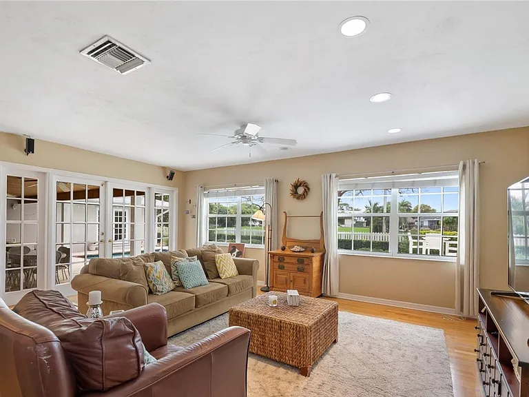 16220 SW 88th Ave — Photo 12