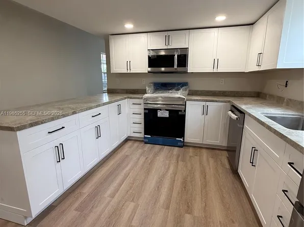 370 Flagami Blvd, Miami, FL 33144