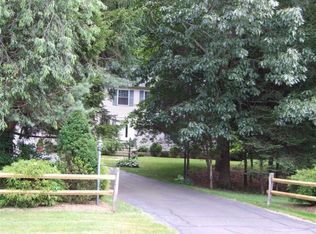 5 Pine Brook Ct, Cheshire, CT 06410