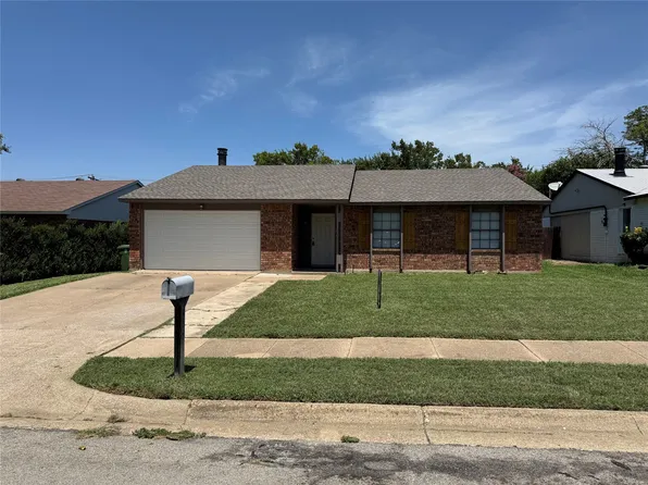 6905 Glendale Dr, North Richland Hills, TX 76182