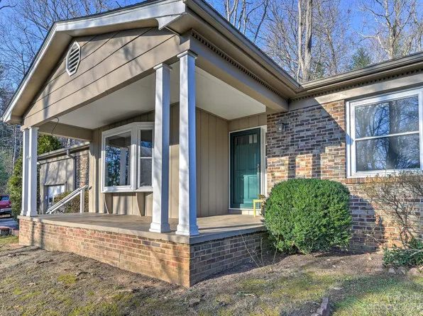 643 Sunrise Dr, Hendersonville, NC 28791