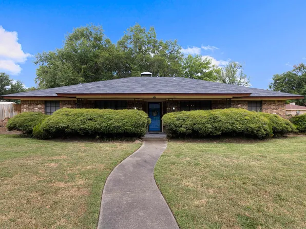 609 Meadows St, Winnsboro, TX 75494