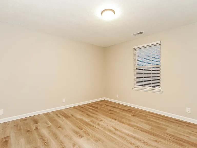 4505 Hunters Green Cir — Photo 11