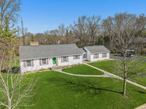 2343 Academy Dr NE, Grand Rapids, MI 49503