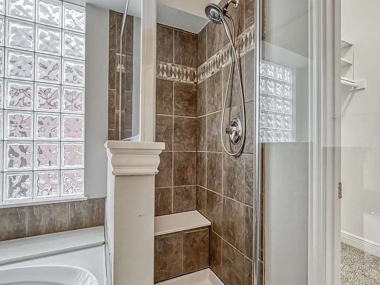 6533 Riveredge Dr — Photo 25