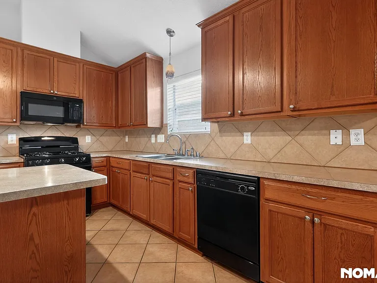 3610 Kale St — Photo 3